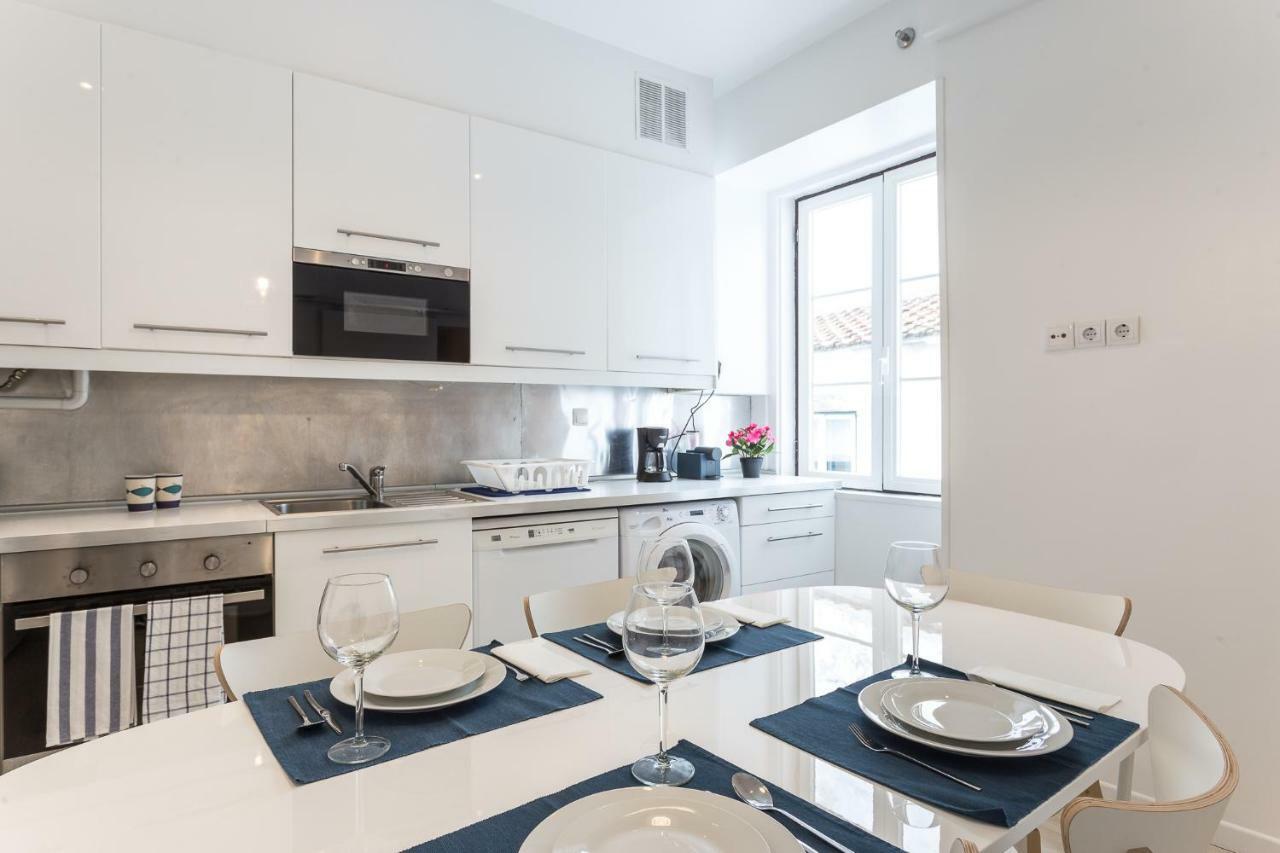 Three Bedroom Apartment In Historical Centre -Bairro Alto Lisboa Extérieur photo