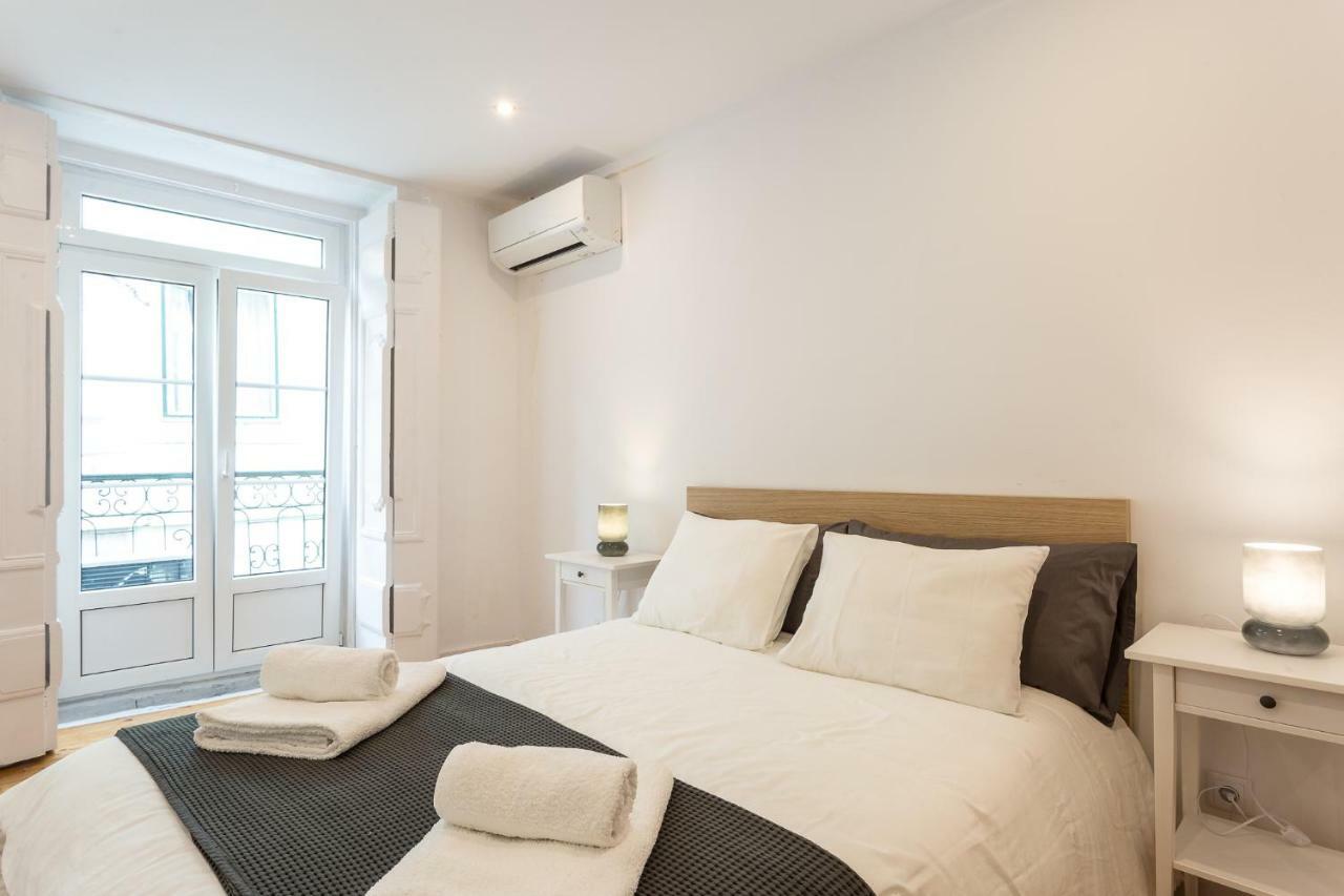 Three Bedroom Apartment In Historical Centre -Bairro Alto Lisboa Extérieur photo